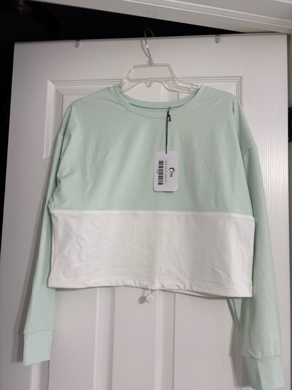 ZYIA Mint Green and White Colorblock Cropped Pullover